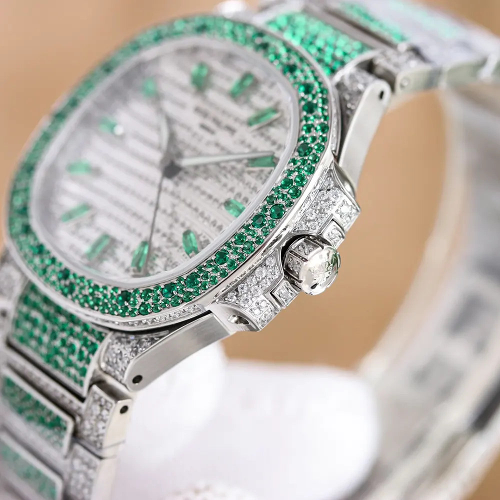 Patek Philippe Women Nautilus Self-winding White Gold with Emeralds (6)