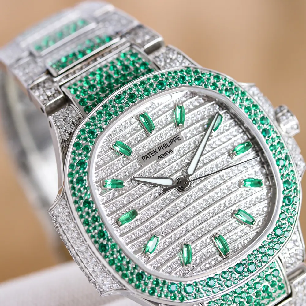 Patek Philippe Women Nautilus Self-winding White Gold with Emeralds (7)