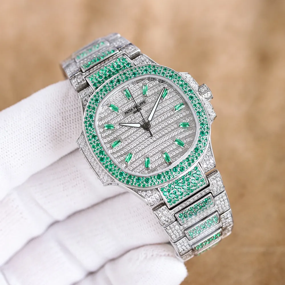 Patek Philippe Women Nautilus Self-winding White Gold with Emeralds (8)