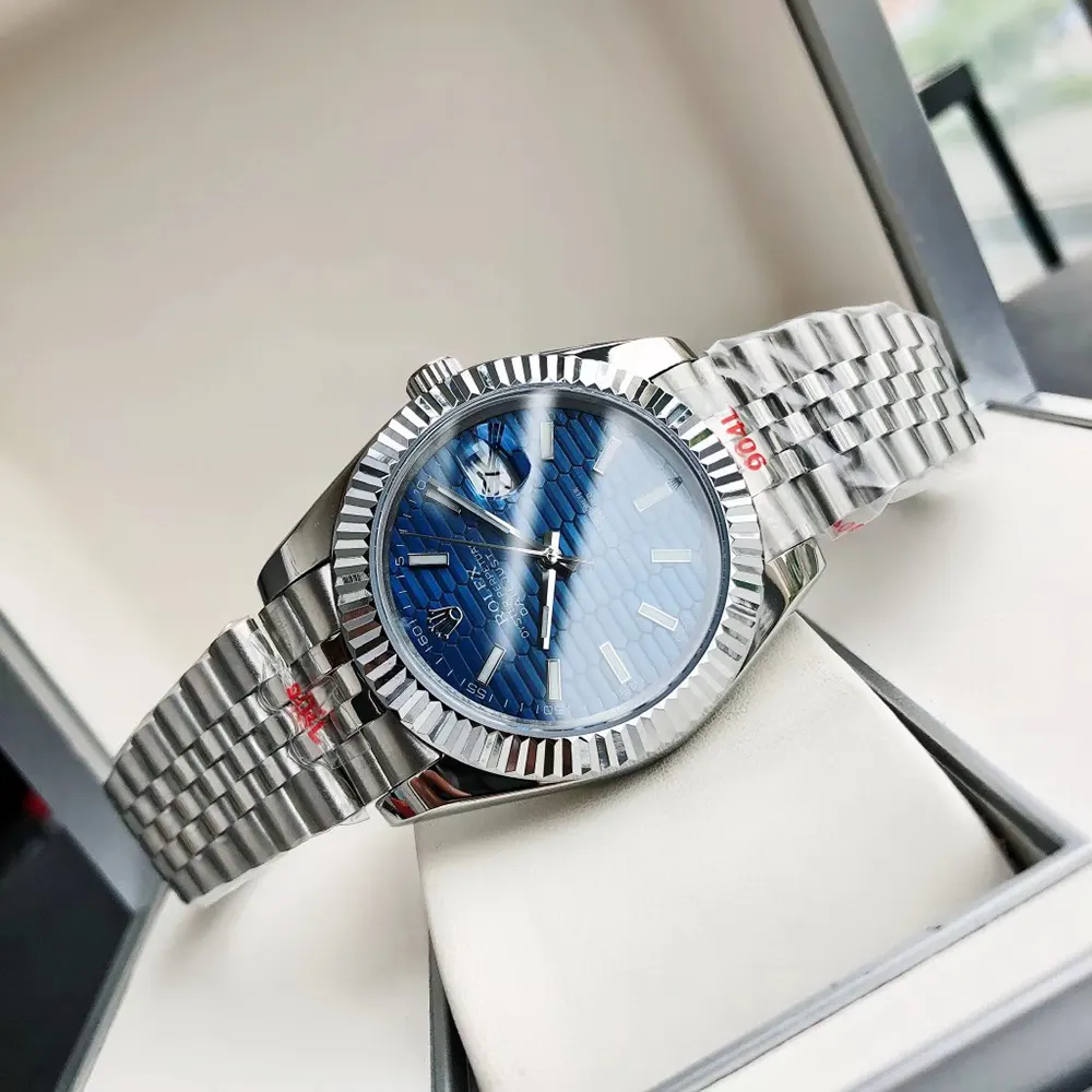 Rolex Men Datejust 41 mm in White Gold and Steel Blue (6)