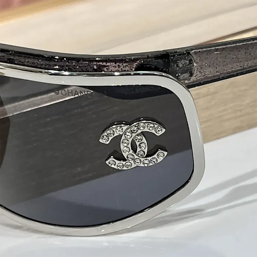 Chanel Unisex Shield Sunglasses A71557X02081 (4)