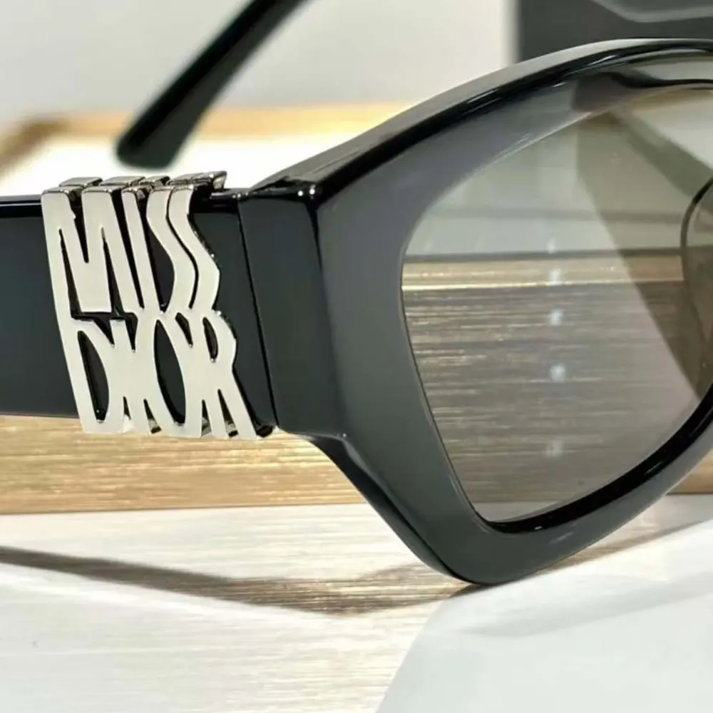 Dior Unisex MissDior S2I Square Sunglasse (2)