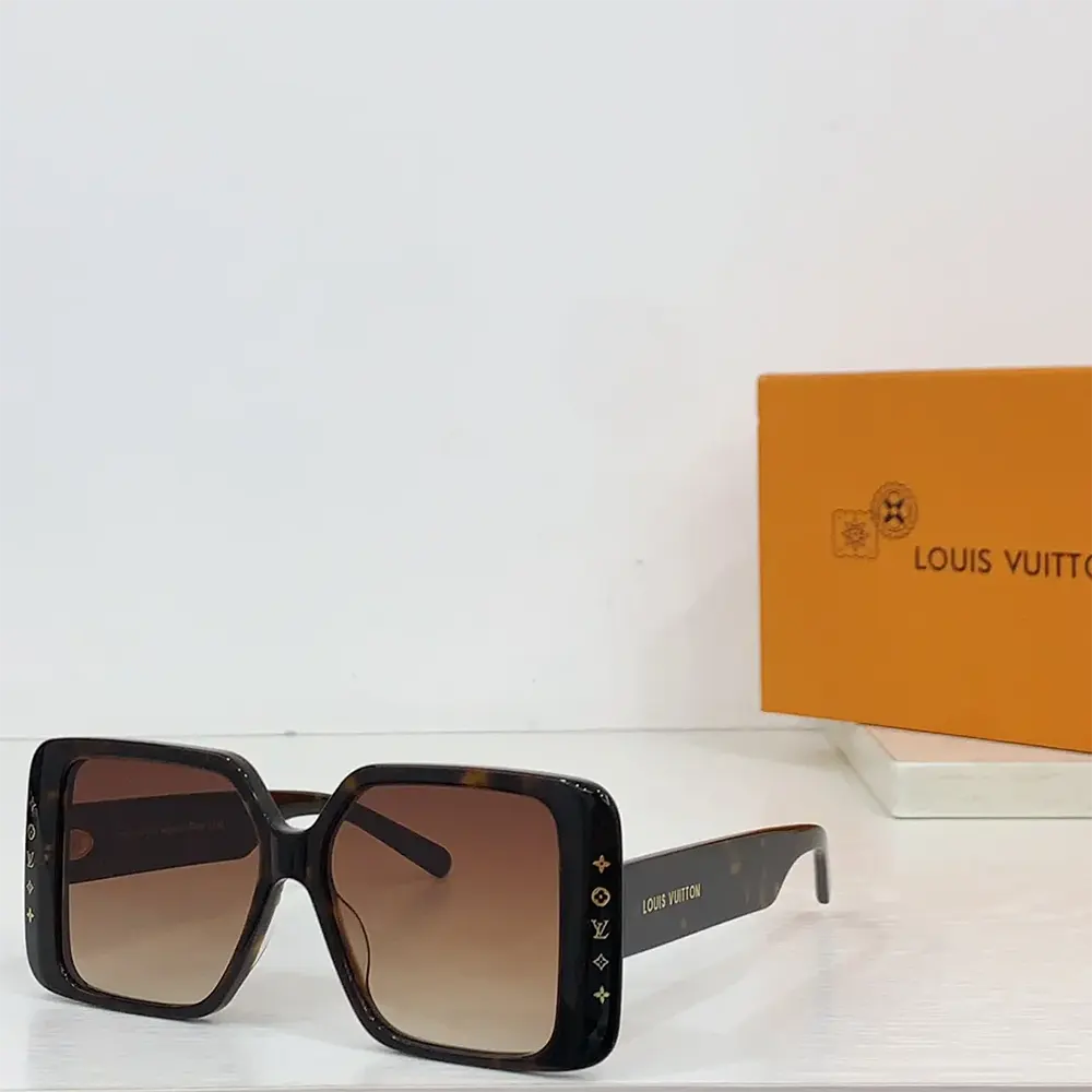 Louis Vuitton Unisex LV Moon Daily Square Sunglasses Z2095E (3)