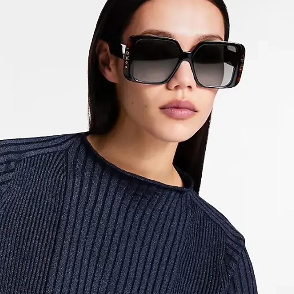 Louis Vuitton Unisex LV Moon Daily Square Sunglasses Z2095E (4)
