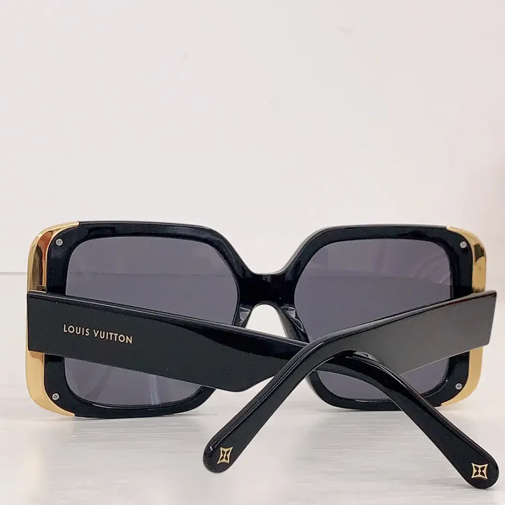 Louis Vuitton Unisex LV Moon Square Sunglasses-Black Z1664E (6)