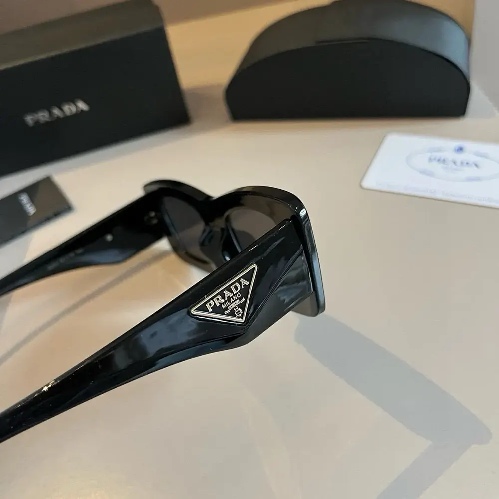Prada Unisex Sunglasses with Triangle Logo SPR13Z_E1AB_F05S0_C_A052 (4)