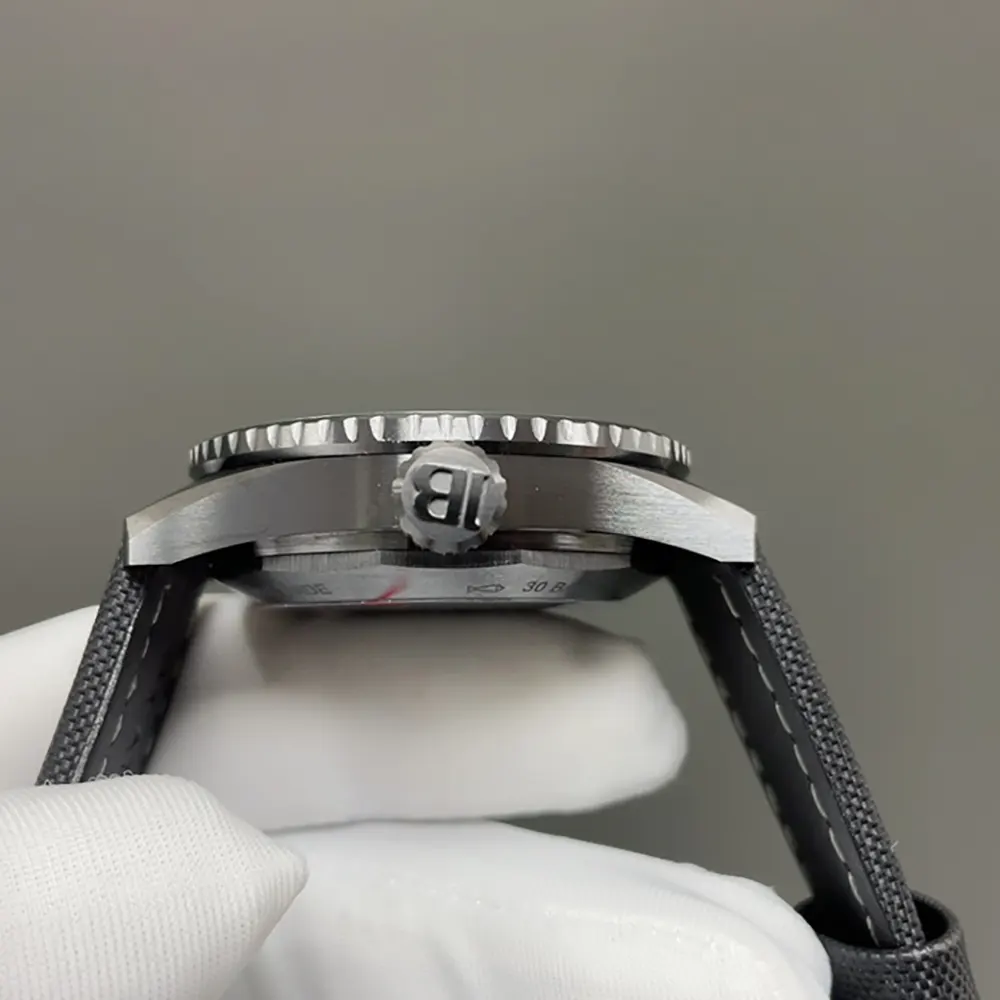 Blancpain Fifty Fathoms Bathyscaphe Mokarran Limited Edition in Green (5)