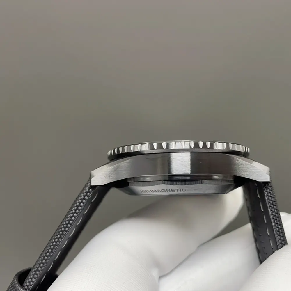 Blancpain Fifty Fathoms Bathyscaphe Mokarran Limited Edition in Green (6)