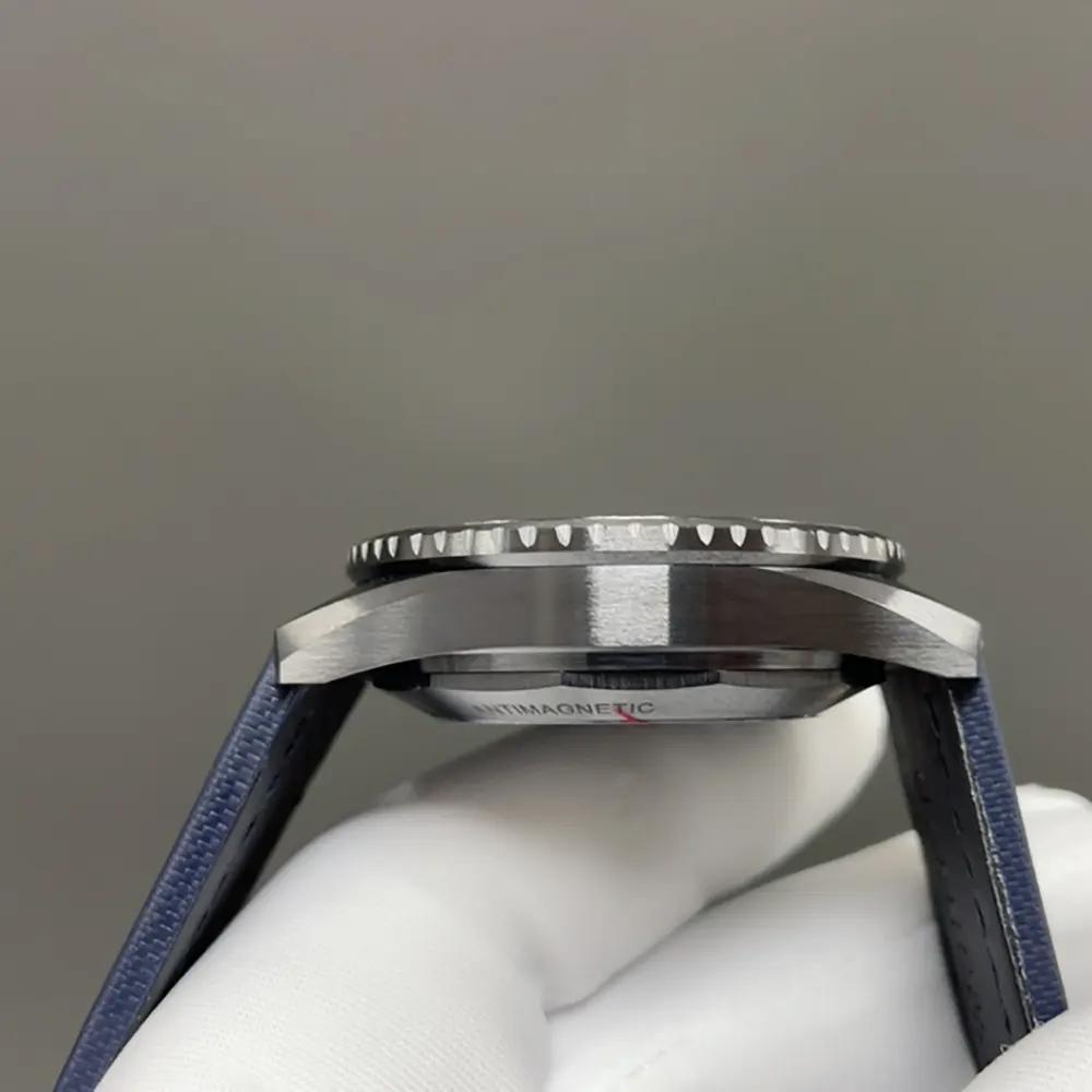 Blancpain Men Fifty Fathoms Bathyscaphe 43mm in Blue (6)