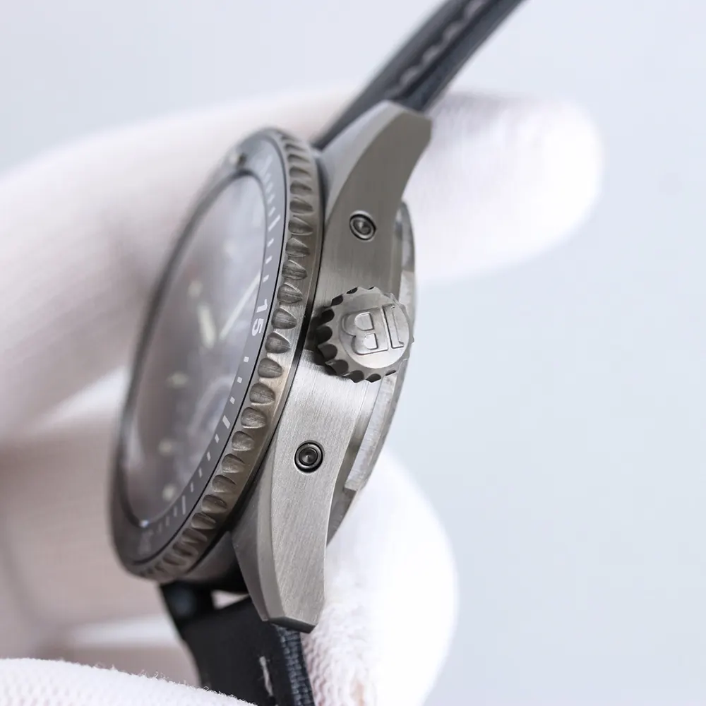 Blancpain Men Fifty Fathoms Bathyscaphe Quantième 43.6 mm in Green (2)