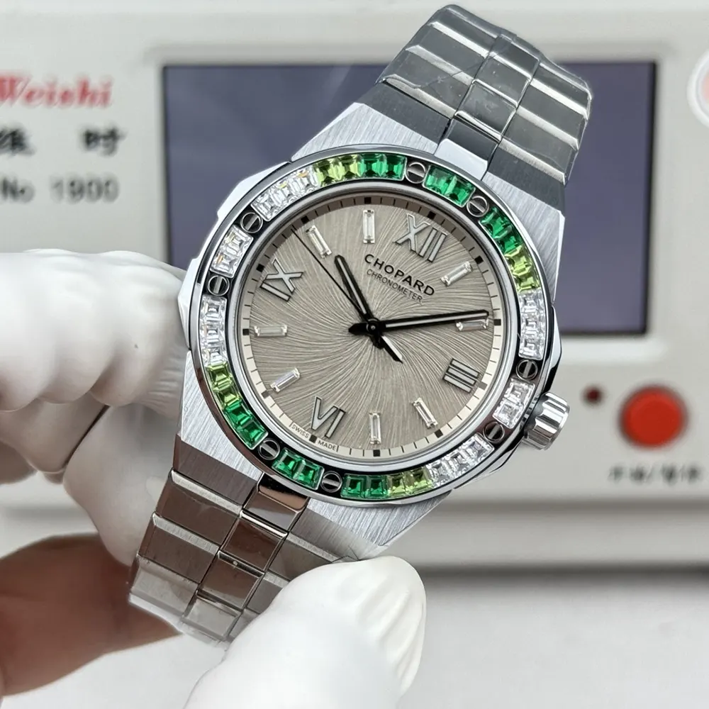 Chopard Men Alpine Eagle 41 mm in White Gold and Tsavorites (6)