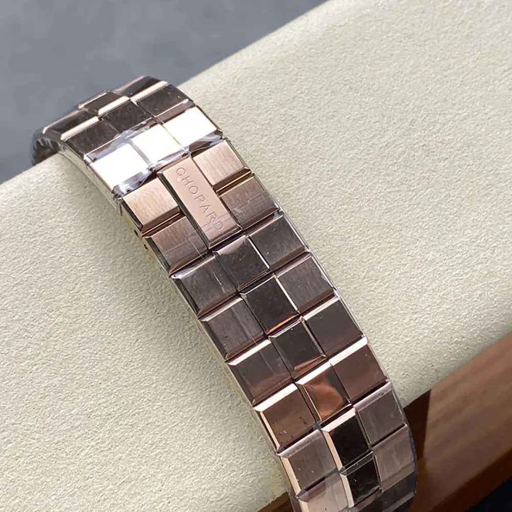 Chopard Men Alpine Eagle 41mm in Green and Rose Gold (10)