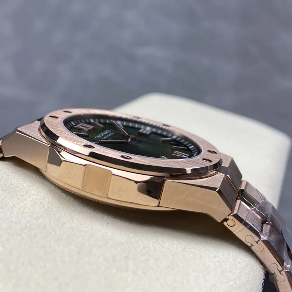 Chopard Men Alpine Eagle 41mm in Green and Rose Gold (7)