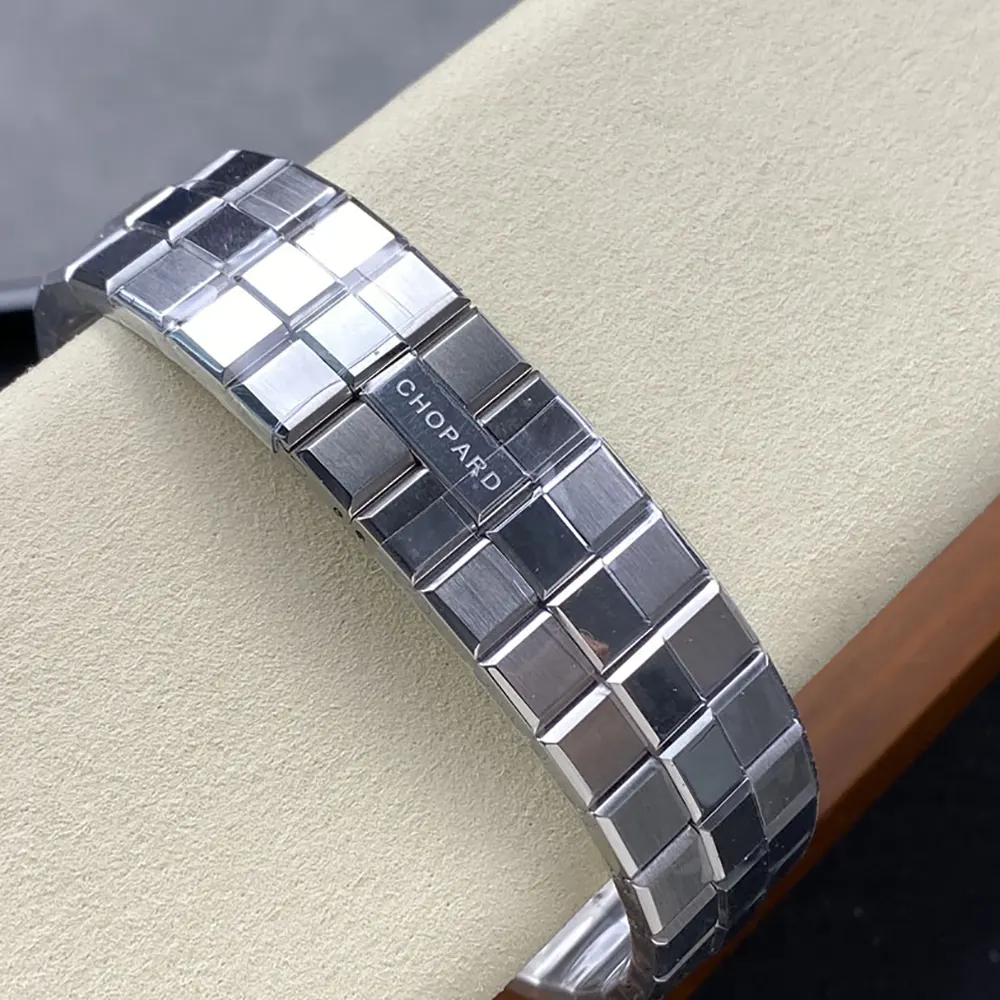 Chopard Men Alpine Eagle Automatic 41 mm in Green (10)