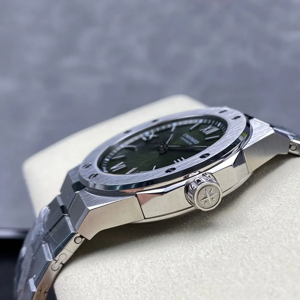 Chopard Men Alpine Eagle Automatic 41 mm in Green (8)