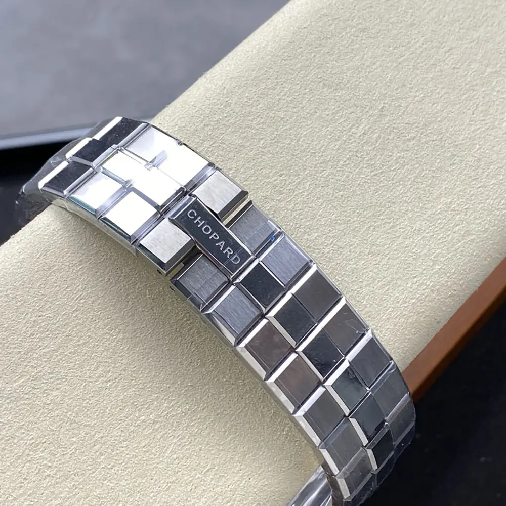 Chopard Men Alpine Eagle Cadence 8HF 41mm in Black (19)