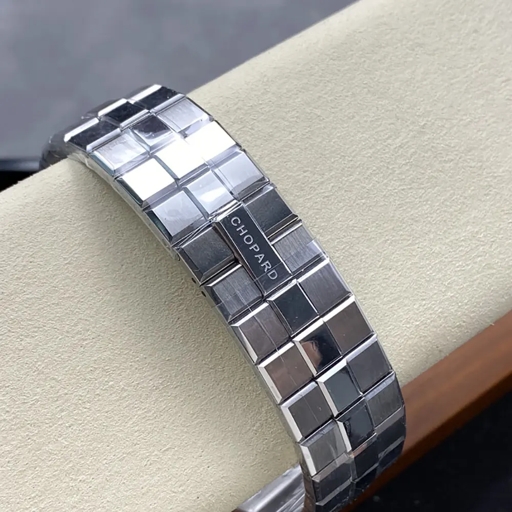 Chopard Men Chopard Alpine Eagle 41mm in Blue (9)