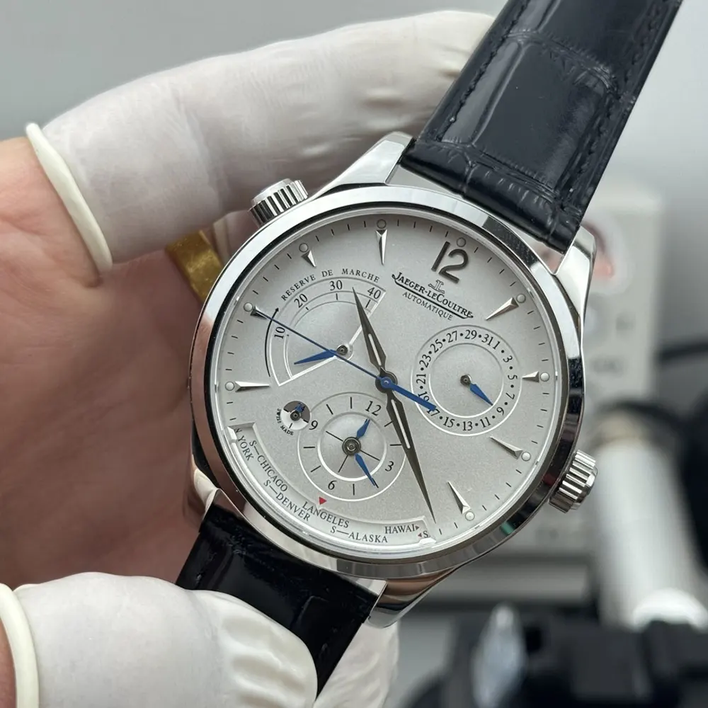 Jaeger-LeCoultre Men Master Control Geographic 40 mm in Silvered Grey (4)