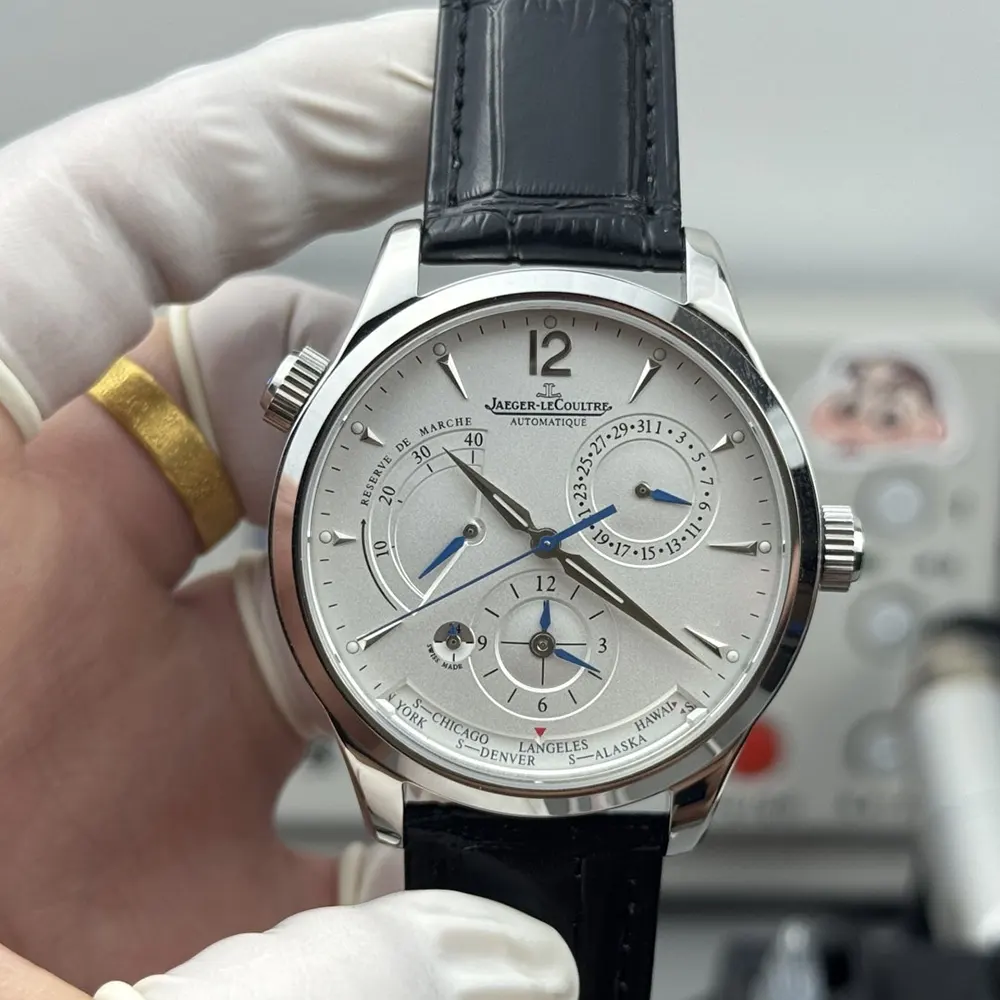 Jaeger-LeCoultre Men Master Control Geographic 40 mm in Silvered Grey (5)