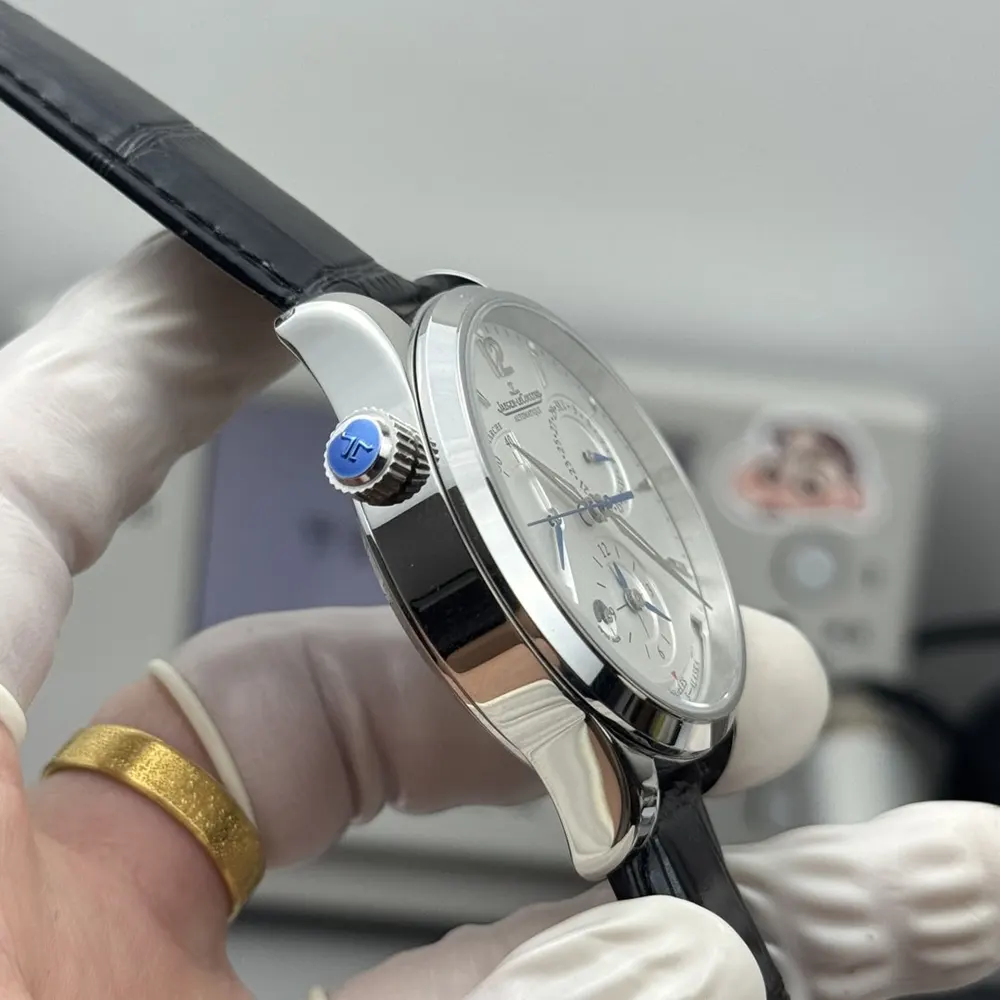 Jaeger-LeCoultre Men Master Control Geographic 40 mm in Silvered Grey (6)