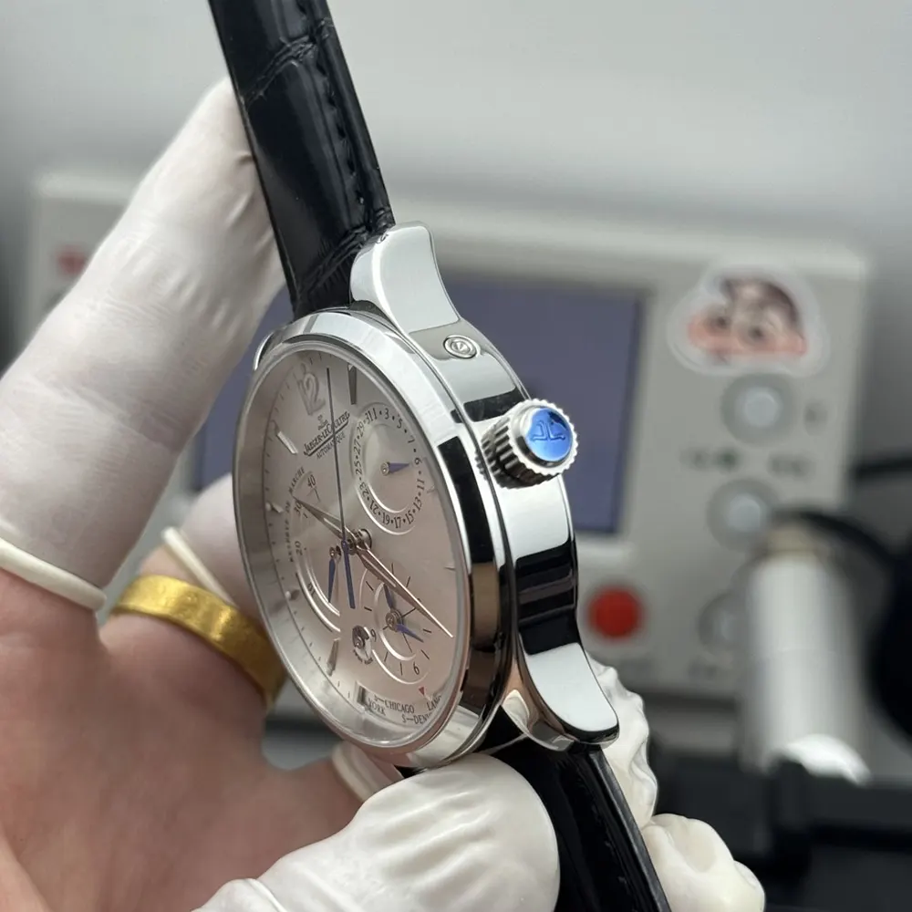 Jaeger-LeCoultre Men Master Control Geographic 40 mm in Silvered Grey (7)