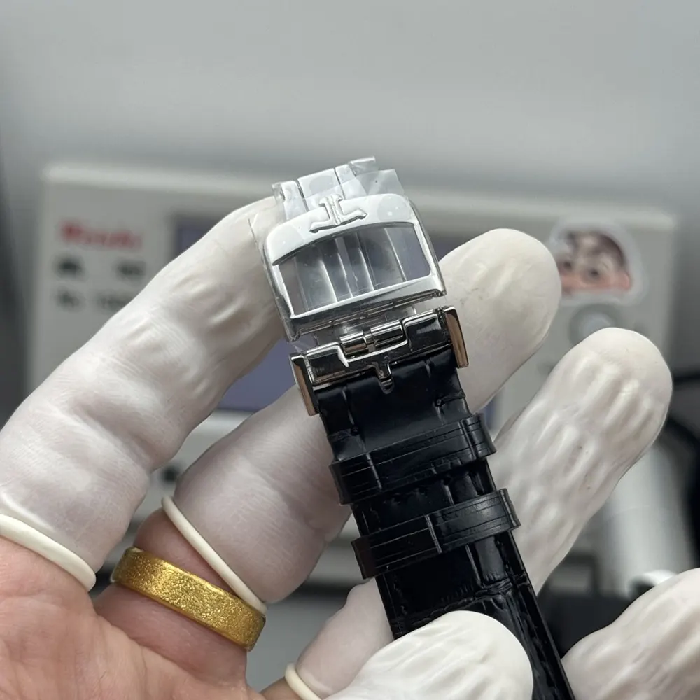 Jaeger-LeCoultre Men Master Control Geographic 40 mm in Silvered Grey (8)