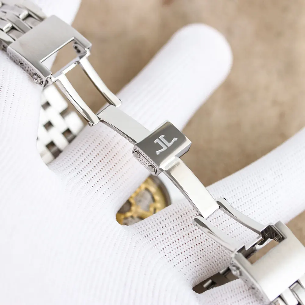 Jaeger-LeCoultre Men Master Geographic 39mm in Black (8)