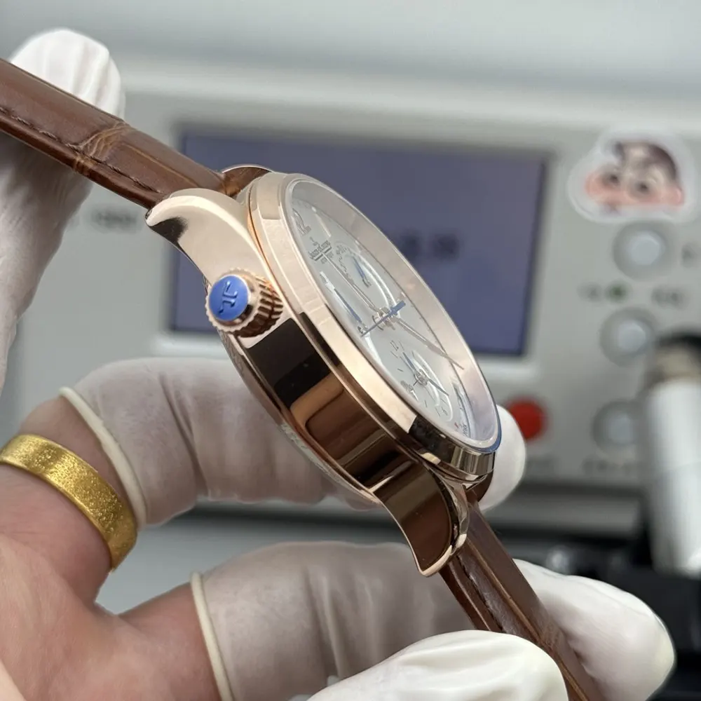 Jaeger-LeCoultre Men Master Geographic 39mm in Rose Gold (6)