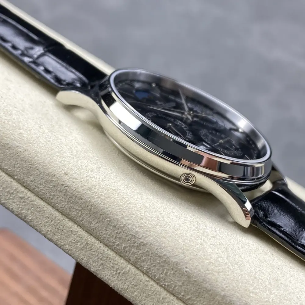 Jaeger-LeCoultre Men Master Ultra Thin Perpetual Calendar in Black (6)
