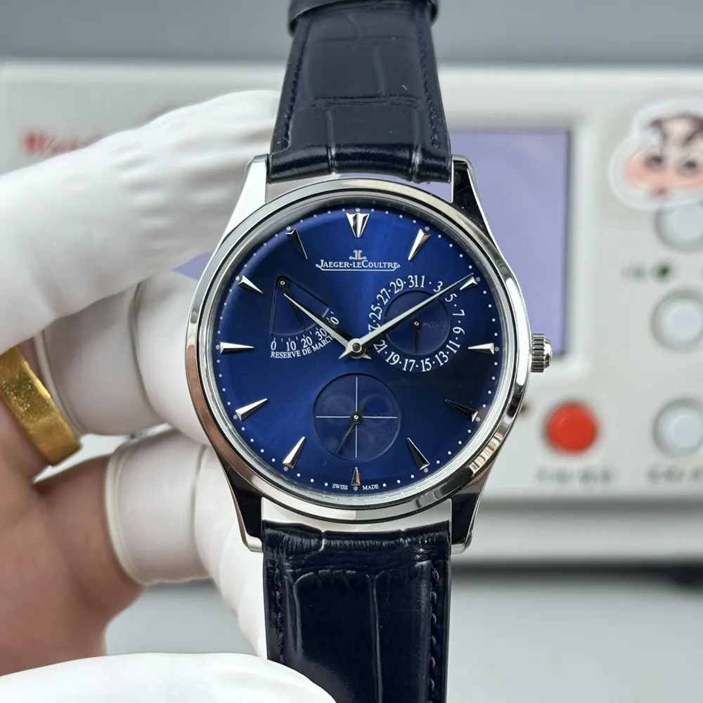 Jaeger-LeCoultre Men Master Ultra Thin Power Reserve in Blue (2)