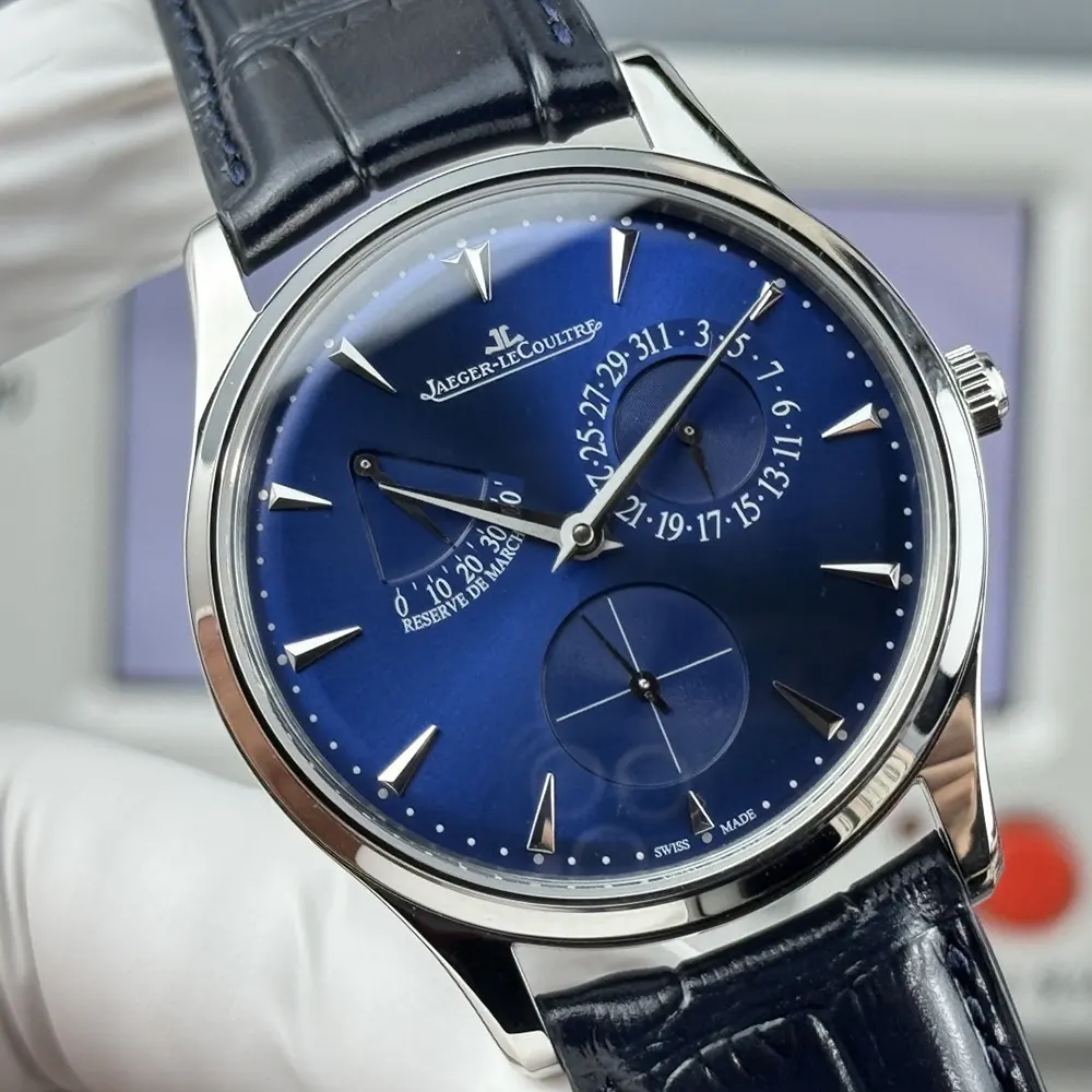 Jaeger-LeCoultre Men Master Ultra Thin Power Reserve in Blue (5)