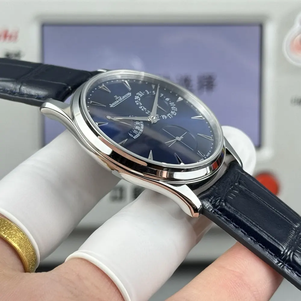 Jaeger-LeCoultre Men Master Ultra Thin Power Reserve in Blue (7)