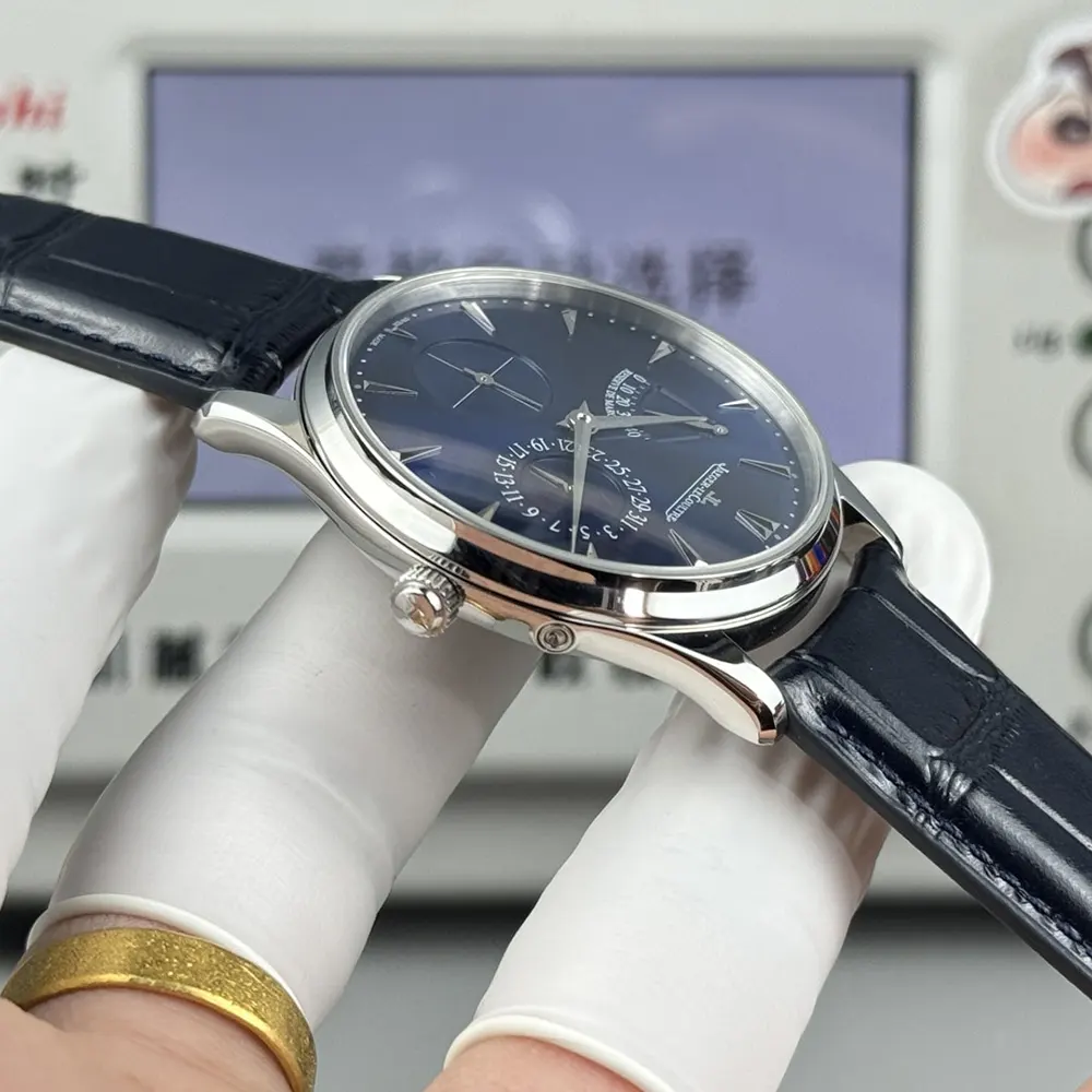 Jaeger-LeCoultre Men Master Ultra Thin Power Reserve in Blue (8)