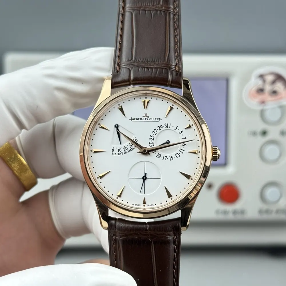 Jaeger-LeCoultre Men Master Ultra Thin Power Reserve in Pink Gold (2)