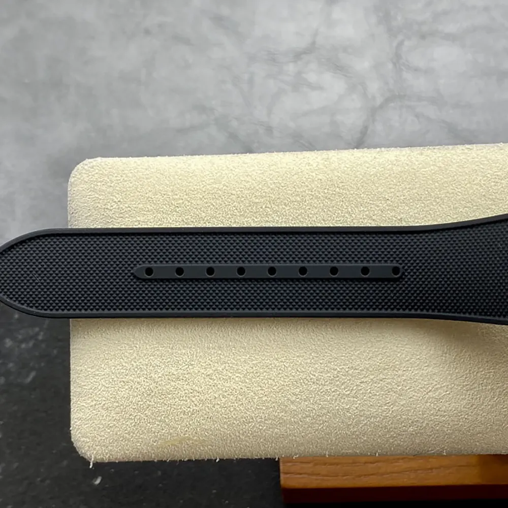 Jaeger-LeCoultre Men Polaris Date in Black Q906867J (10)