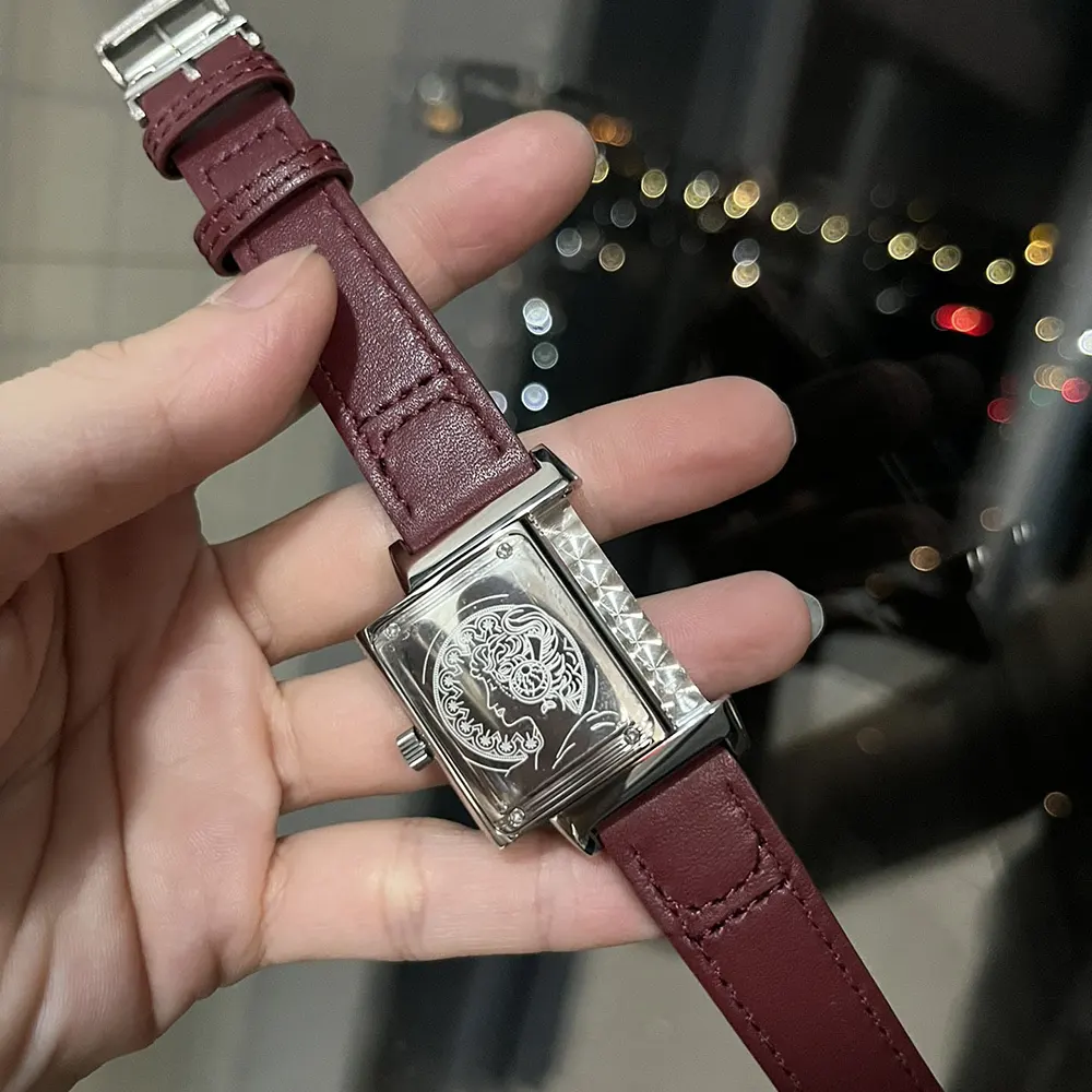 Jaeger-LeCoultre Men Reverso Tribute Monoface Small Seconds in Red (6)