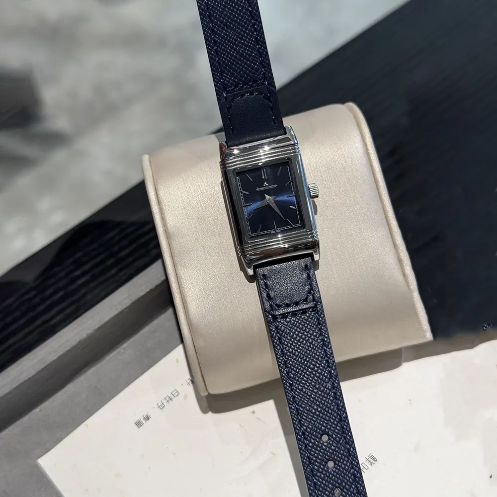 Jaeger-LeCoultre Men Reverso Tribute Monoface in Blue (5)