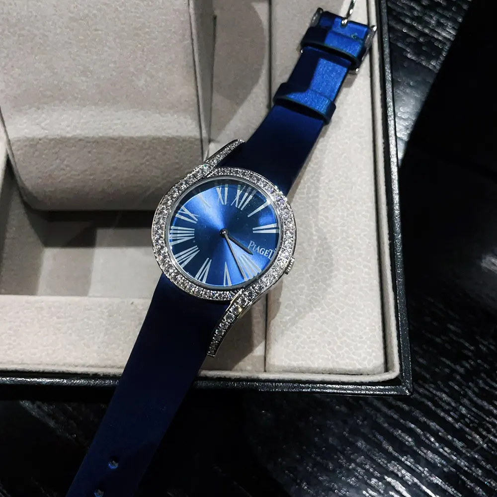 Piaget Women Limelight Gala 26mm in Blue and Diamonds (3)