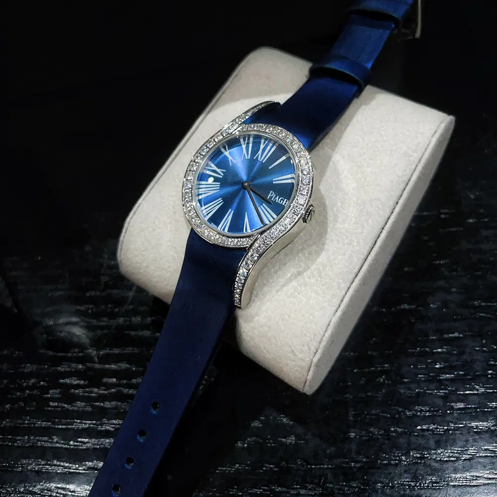 Piaget Women Limelight Gala 26mm in Blue and Diamonds (4)