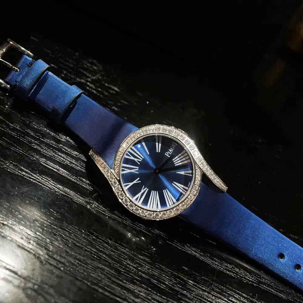 Piaget Women Limelight Gala 26mm in Blue and Diamonds (5)