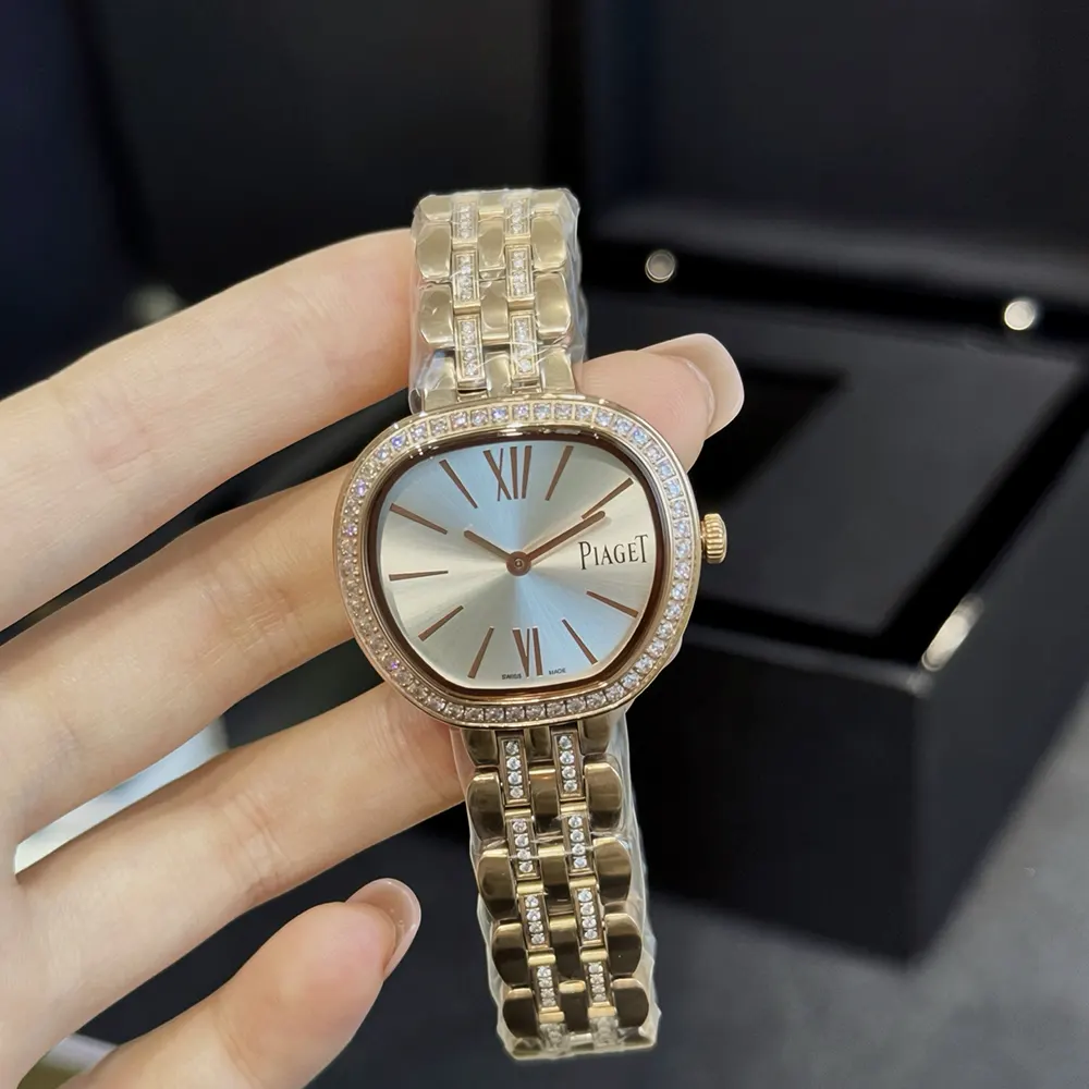 Piaget Women Sixtie 29mm in Rose Gold and Diamonds G0A50303 (2)