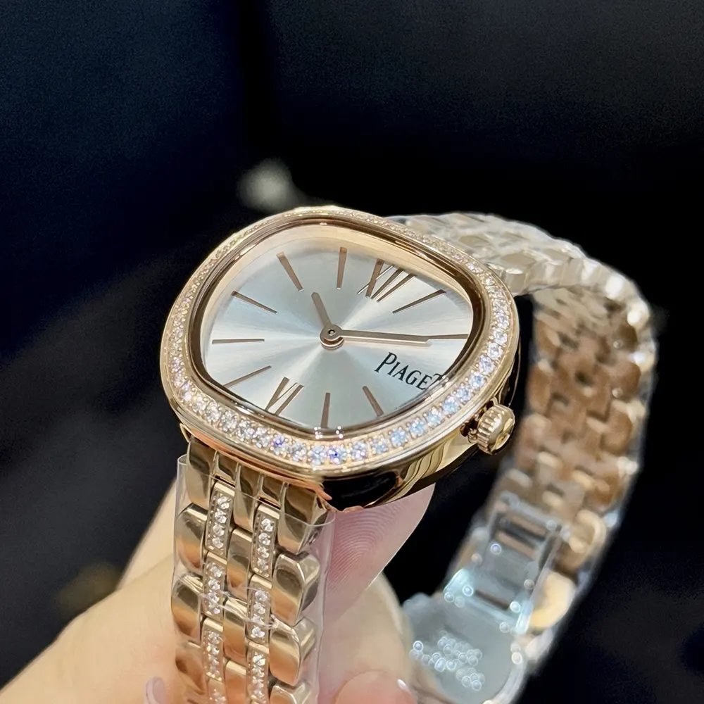 Piaget Women Sixtie 29mm in Rose Gold and Diamonds G0A50303 (3)