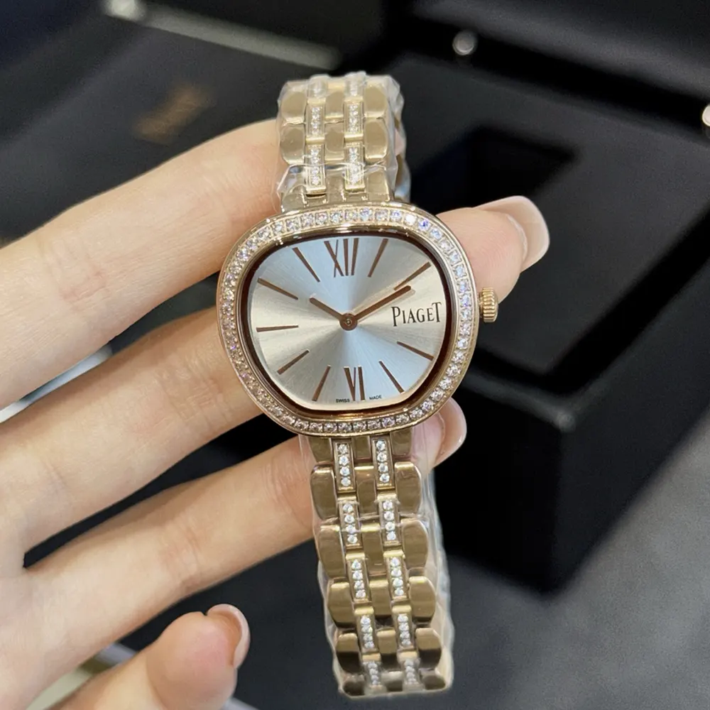 Piaget Women Sixtie 29mm in Rose Gold and Diamonds G0A50303 (8)