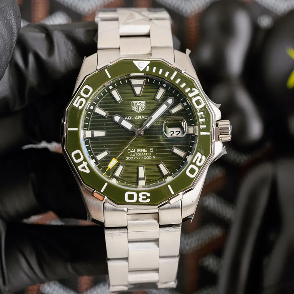 TAG Heuer Men Aquaracer 300M 43mm in Green and Stainless Steel (2)
