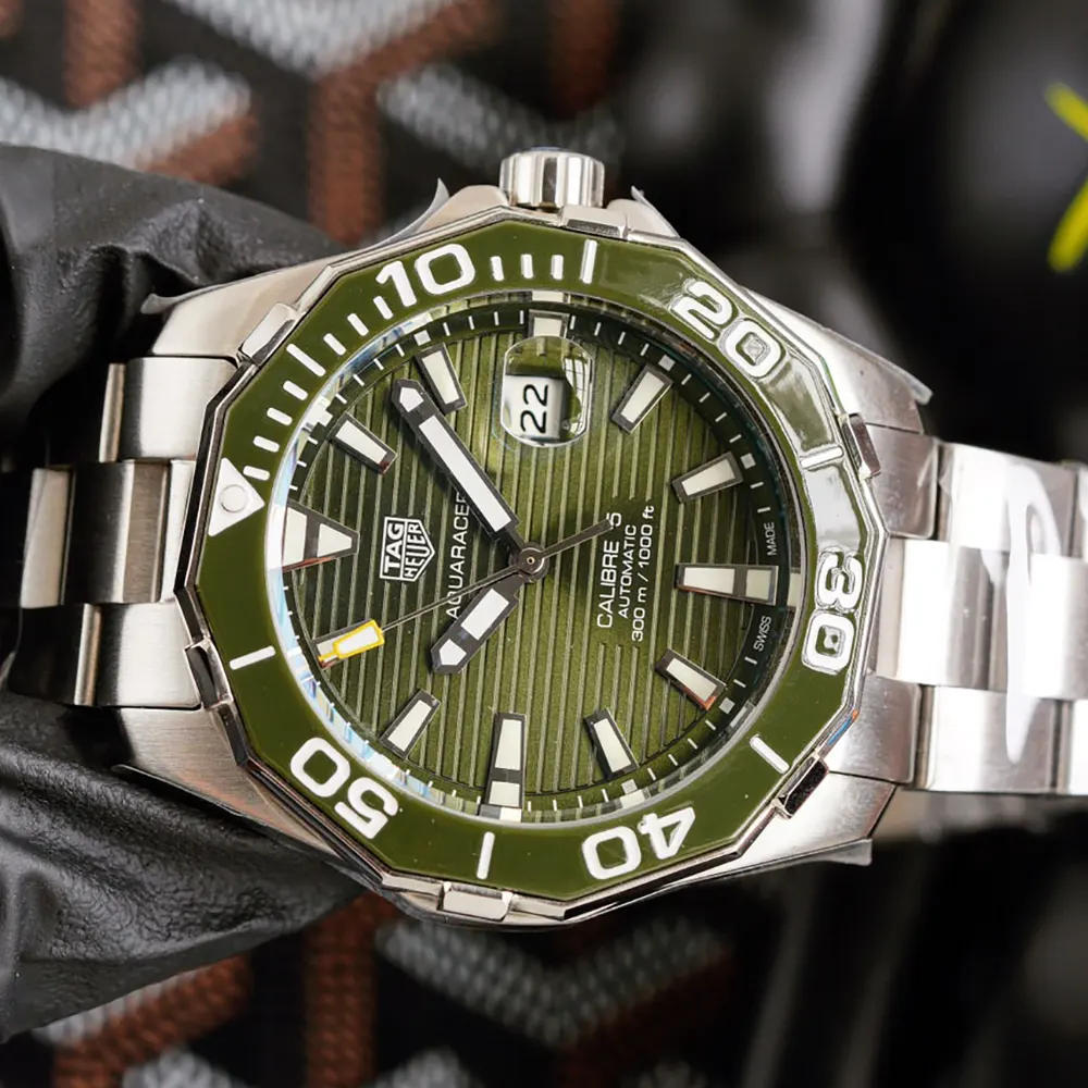 TAG Heuer Men Aquaracer 300M 43mm in Green and Stainless Steel (3)