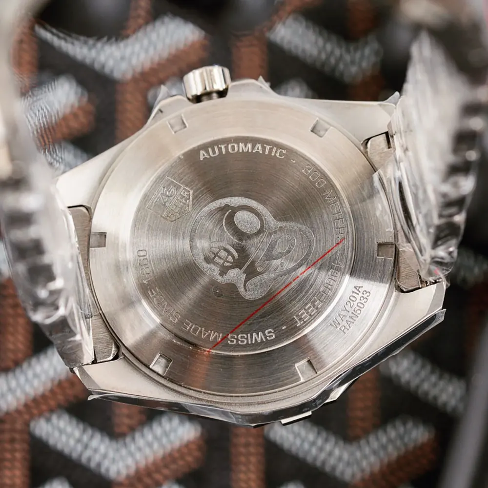 TAG Heuer Men Aquaracer 300M 43mm in Green and Stainless Steel (7)