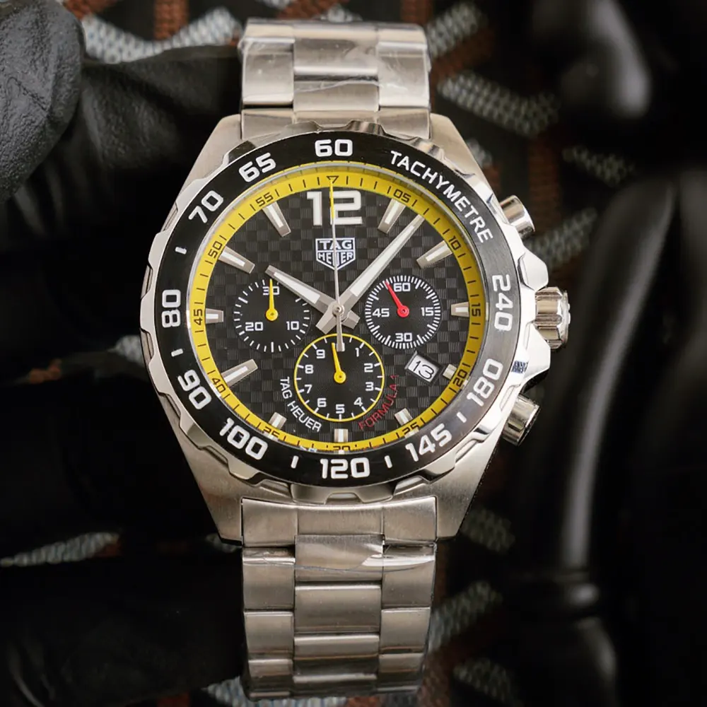TAG Heuer Men Aquaracer Limited Edition 41 mm in Black Yellow (2)
