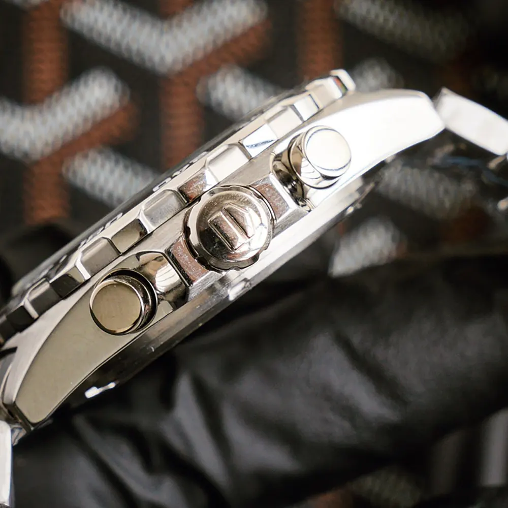 TAG Heuer Men Aquaracer Limited Edition 41 mm in Black Yellow (4)