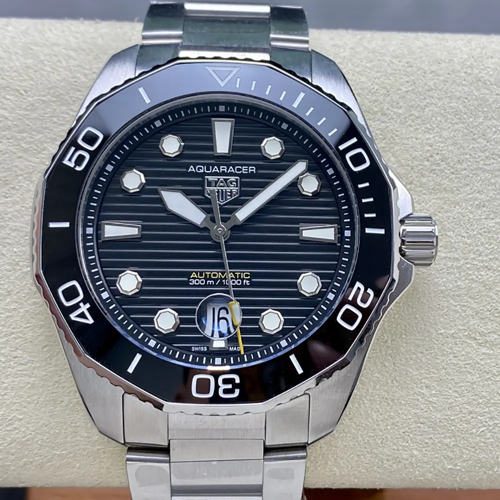 TAG Heuer Men Aquaracer Professional 300 Date 36mm in Black (2)