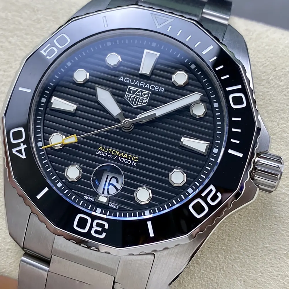 TAG Heuer Men Aquaracer Professional 300 Date 36mm in Black (4)